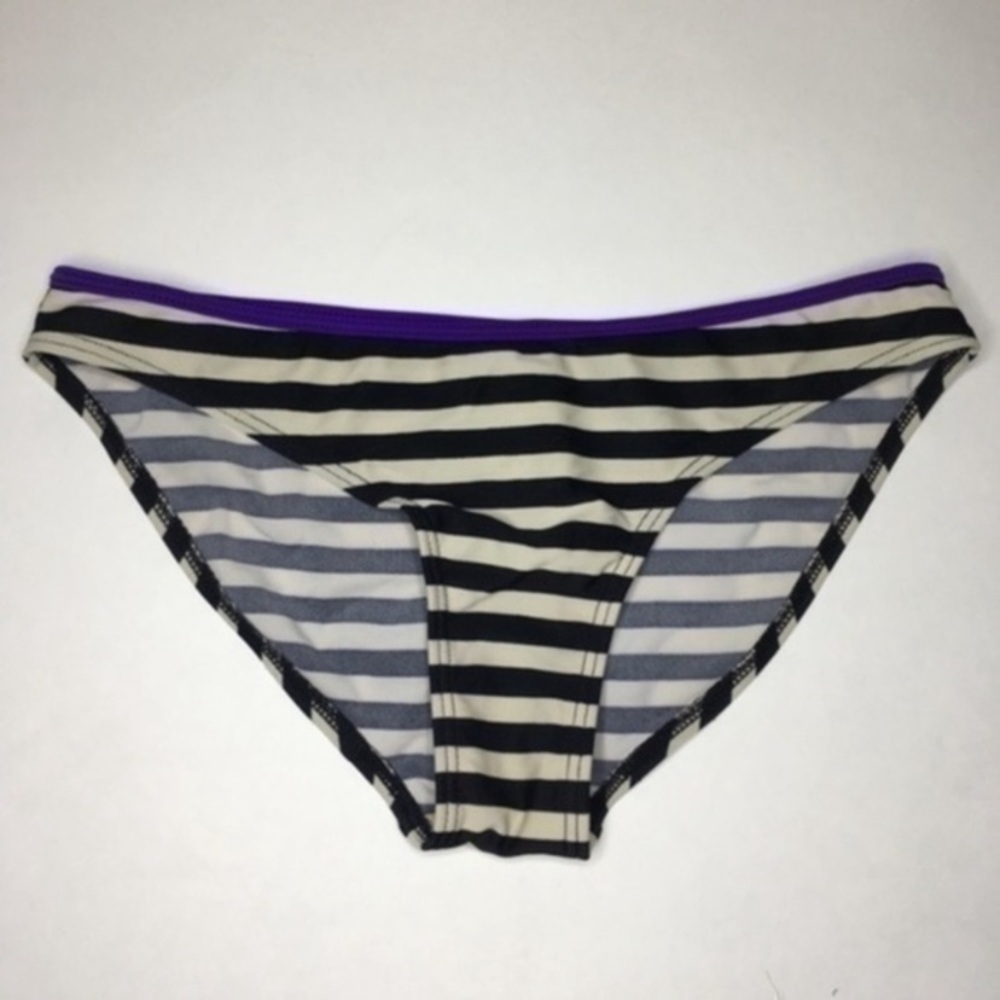 ASOS Bikini Bottom - Picture 2 of 4